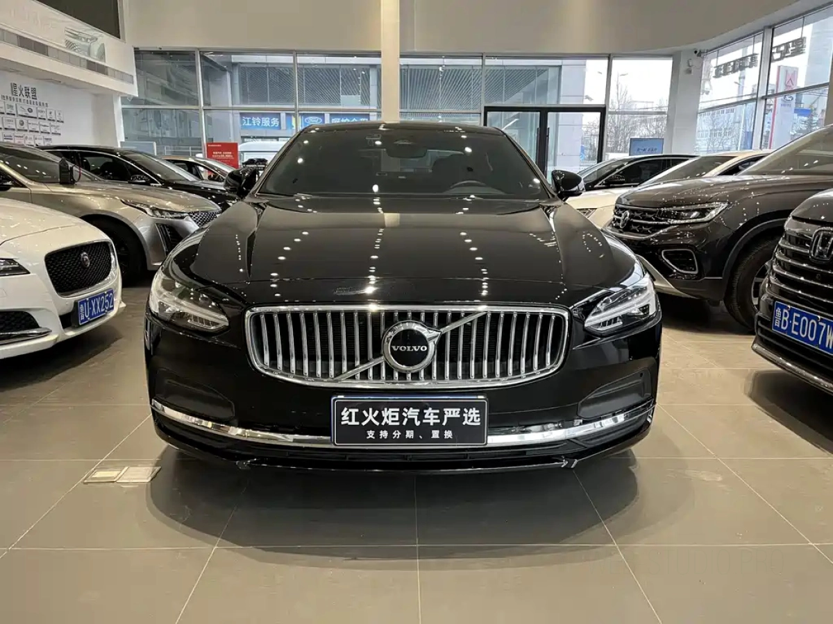 VOLVO S90