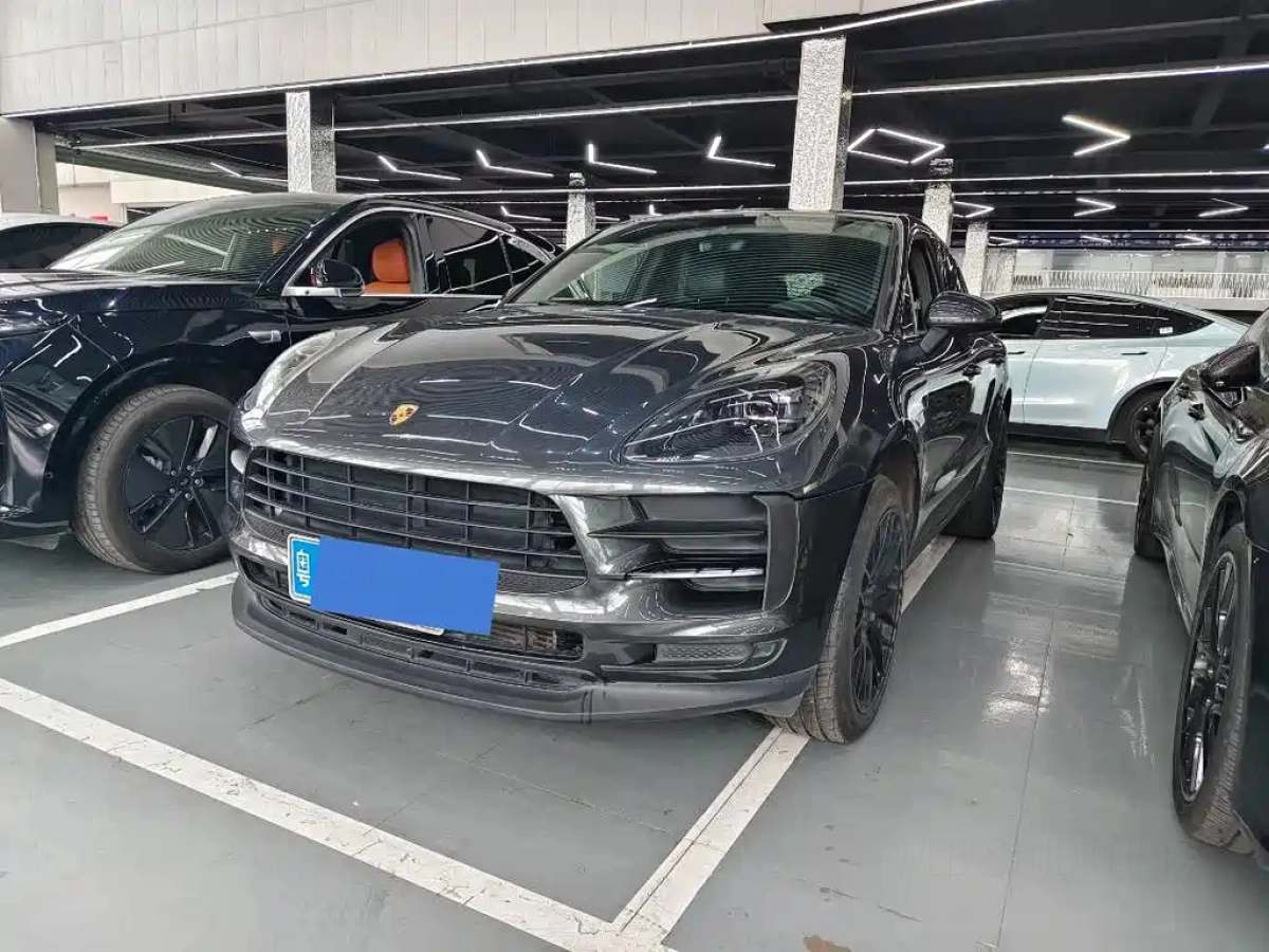 PORSCHE MACAN  2021