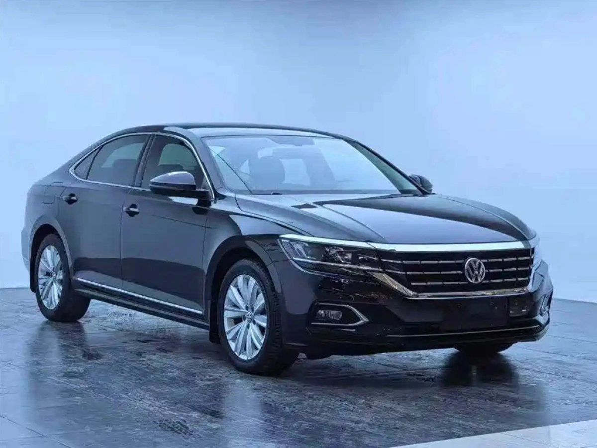VOLKSWAGEN PASSAT  2019