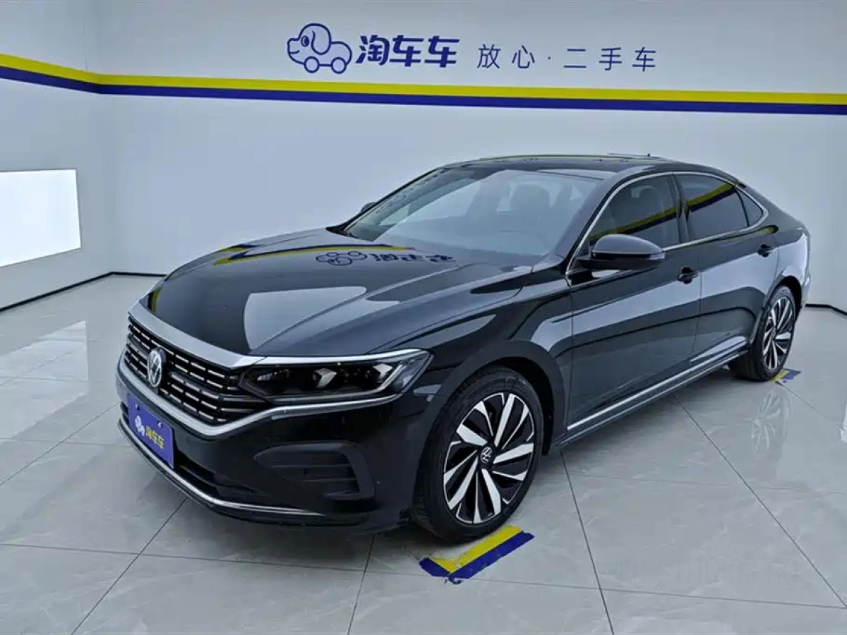 VOLKSWAGEN PASSAT  2024