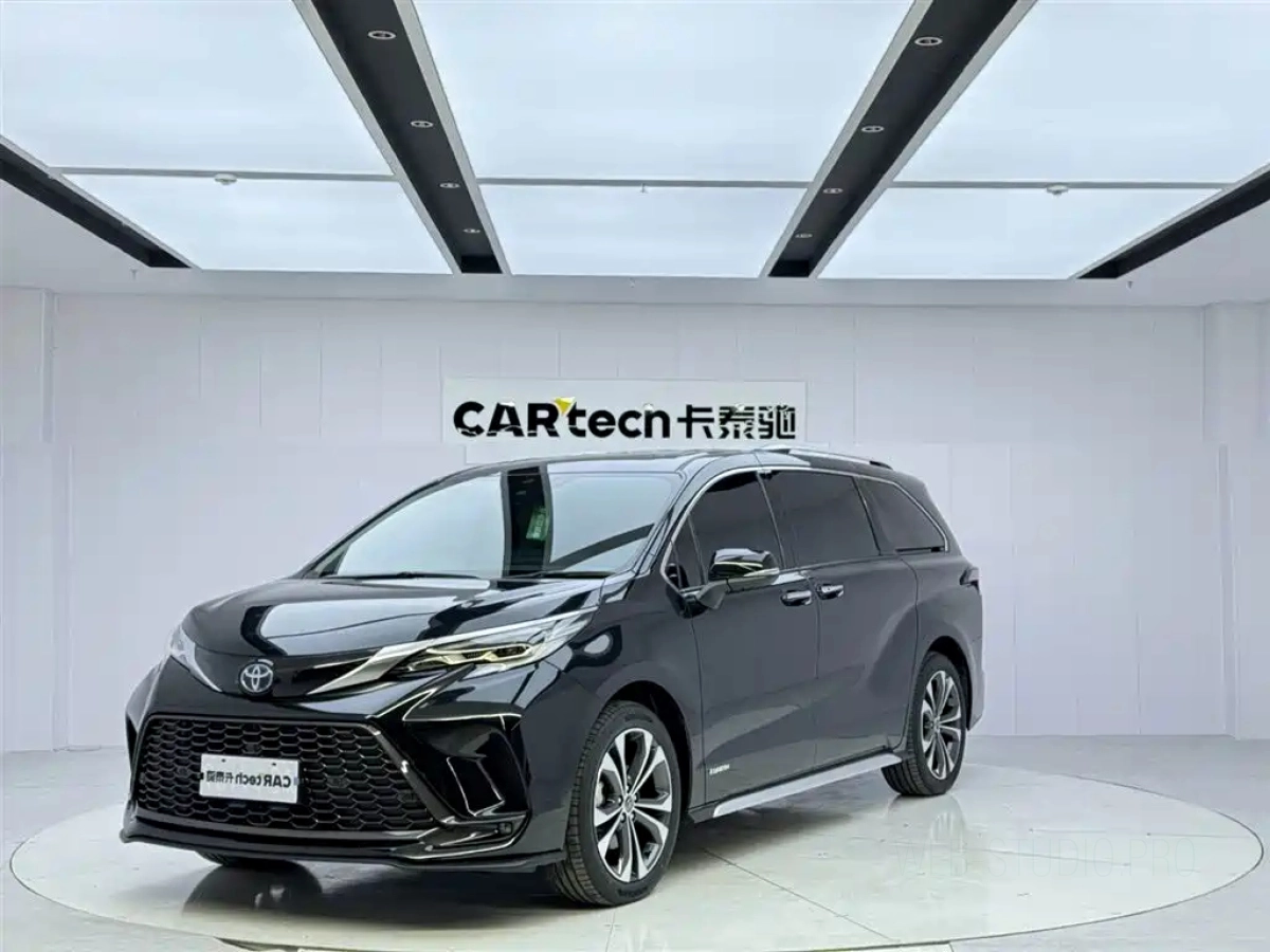 TOYOTA SIENNA  2024