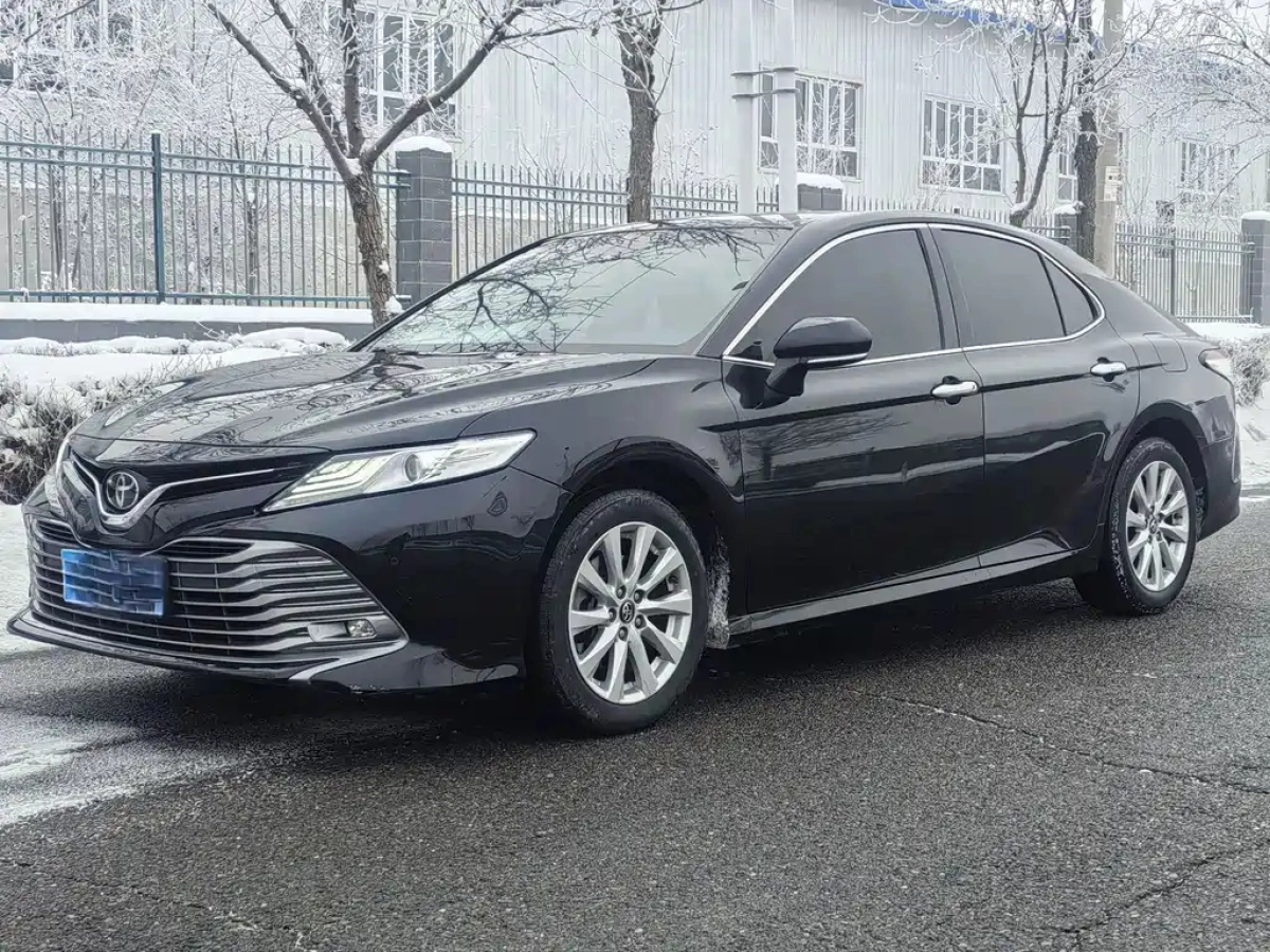 TOYOTA CAMRY