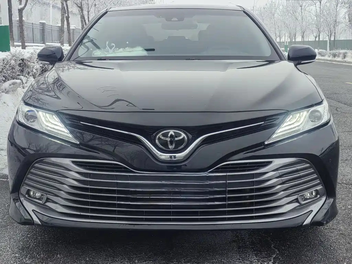 TOYOTA CAMRY