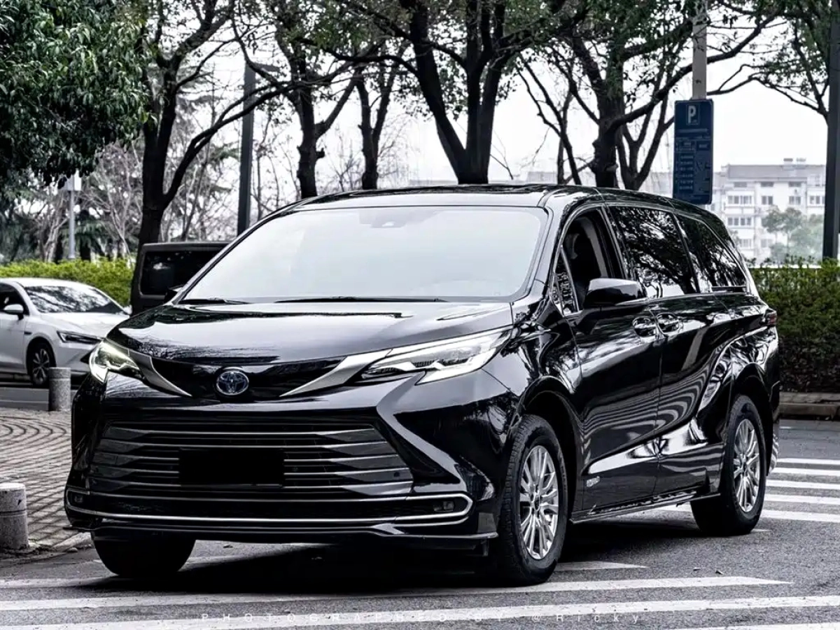 TOYOTA SIENNA  2022