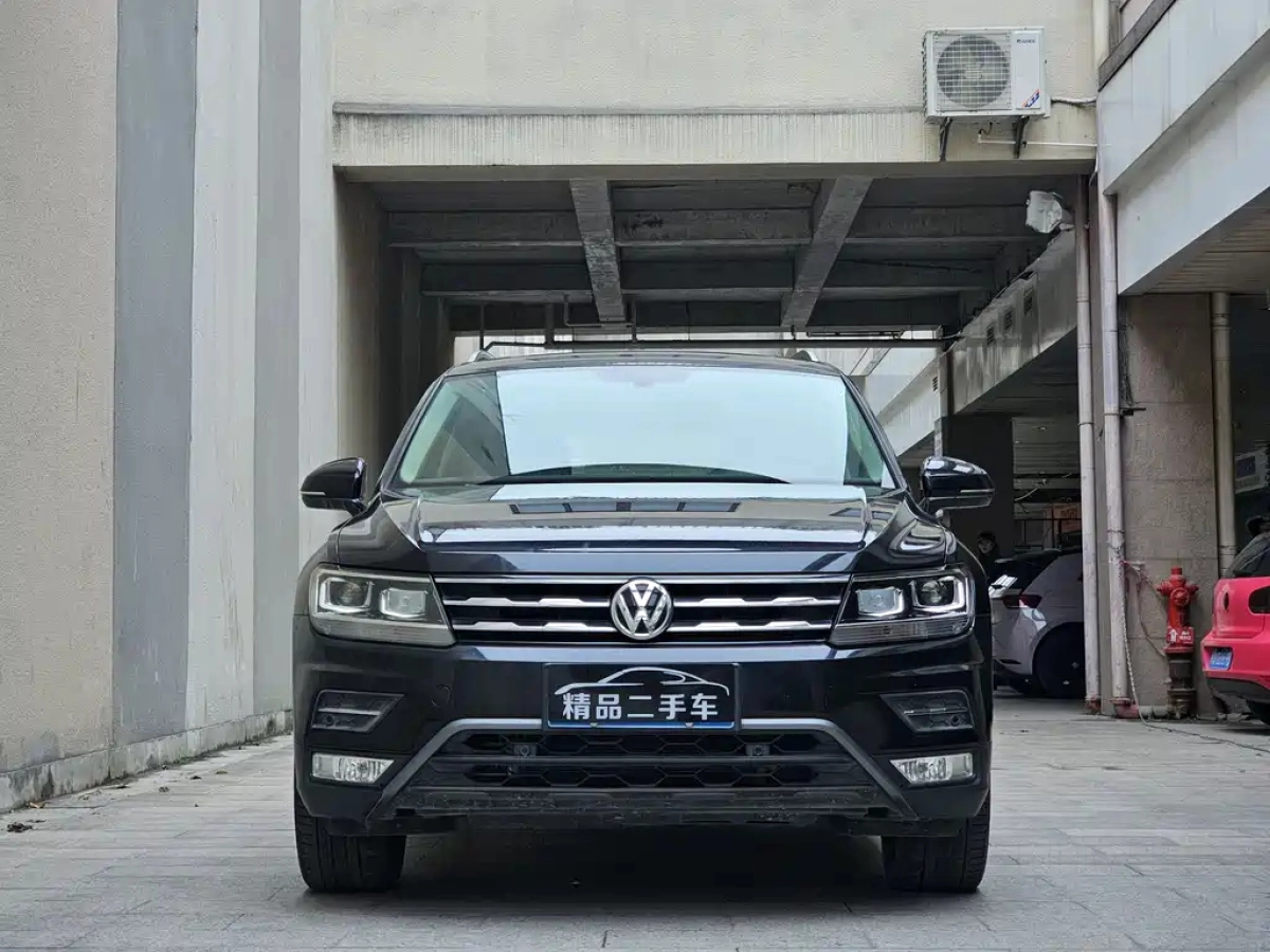 VOLKSWAGEN TIGUAN L