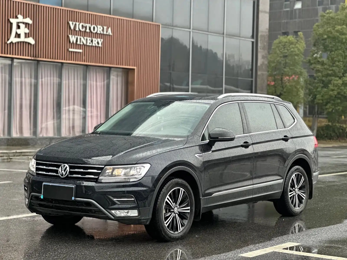 VOLKSWAGEN TIGUAN L