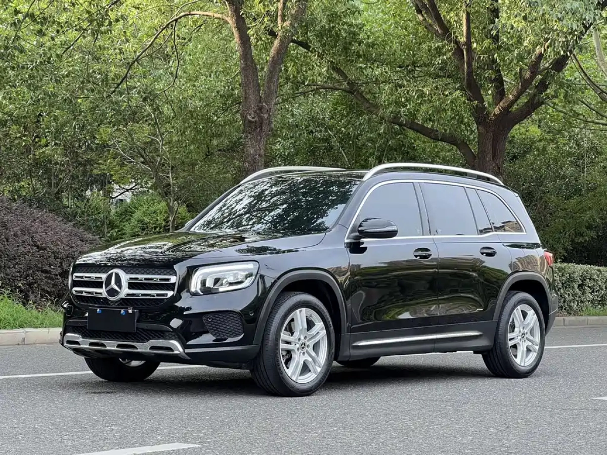 MERCEDES-BENZ GLB