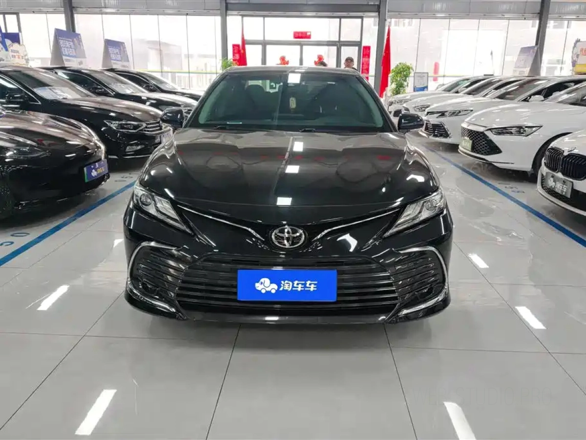 TOYOTA CAMRY