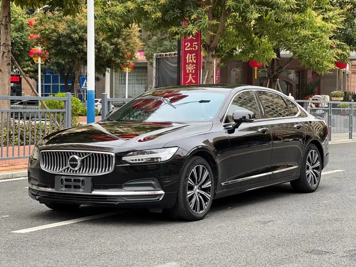 VOLVO S90