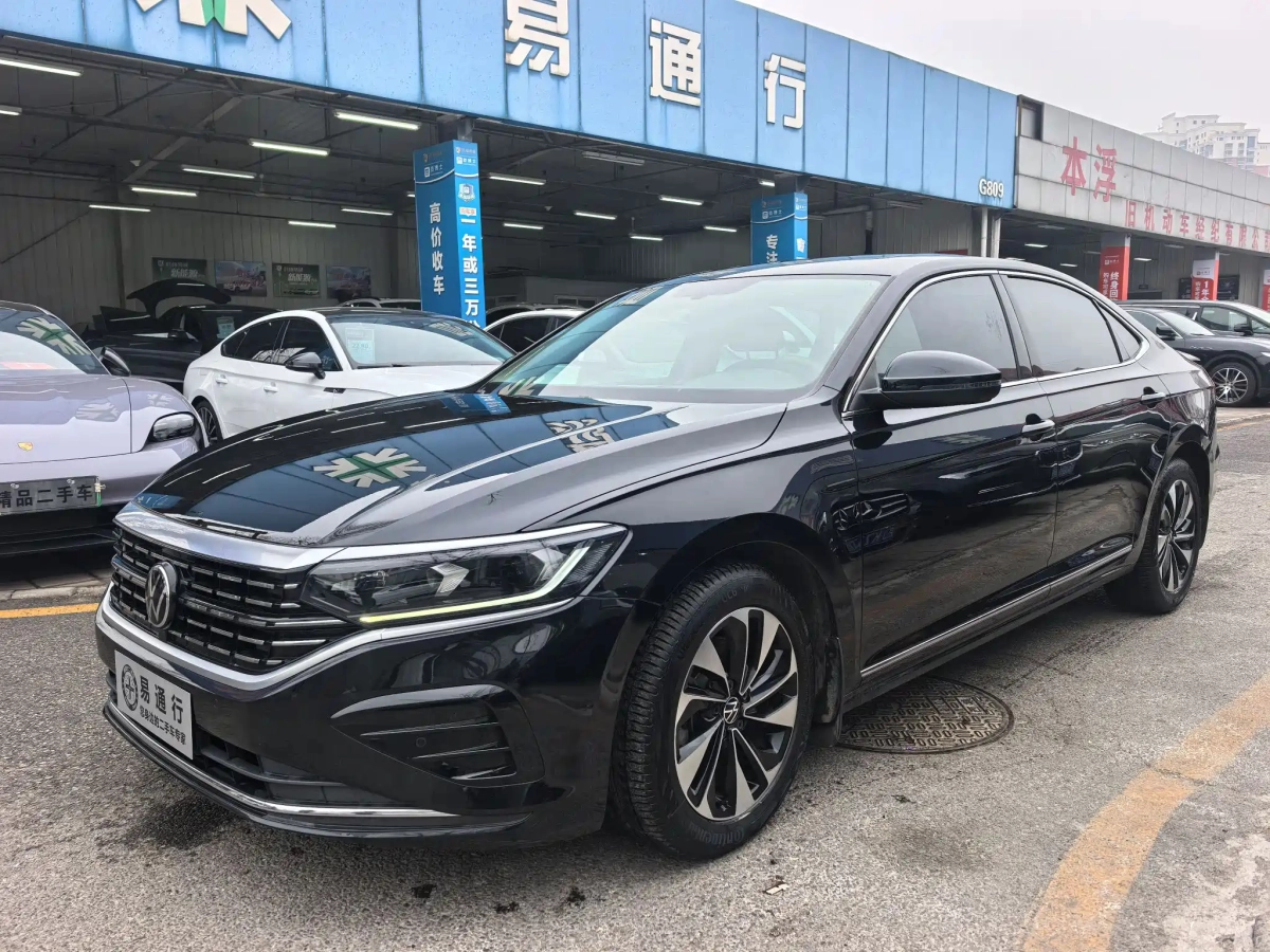 VOLKSWAGEN PASSAT  2021