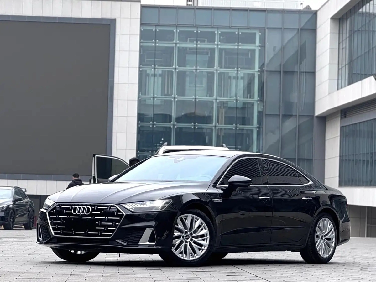 AUDI A7L  2023