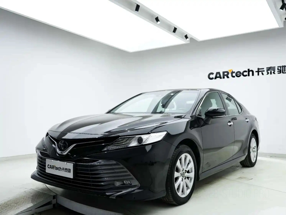TOYOTA CAMRY  2020