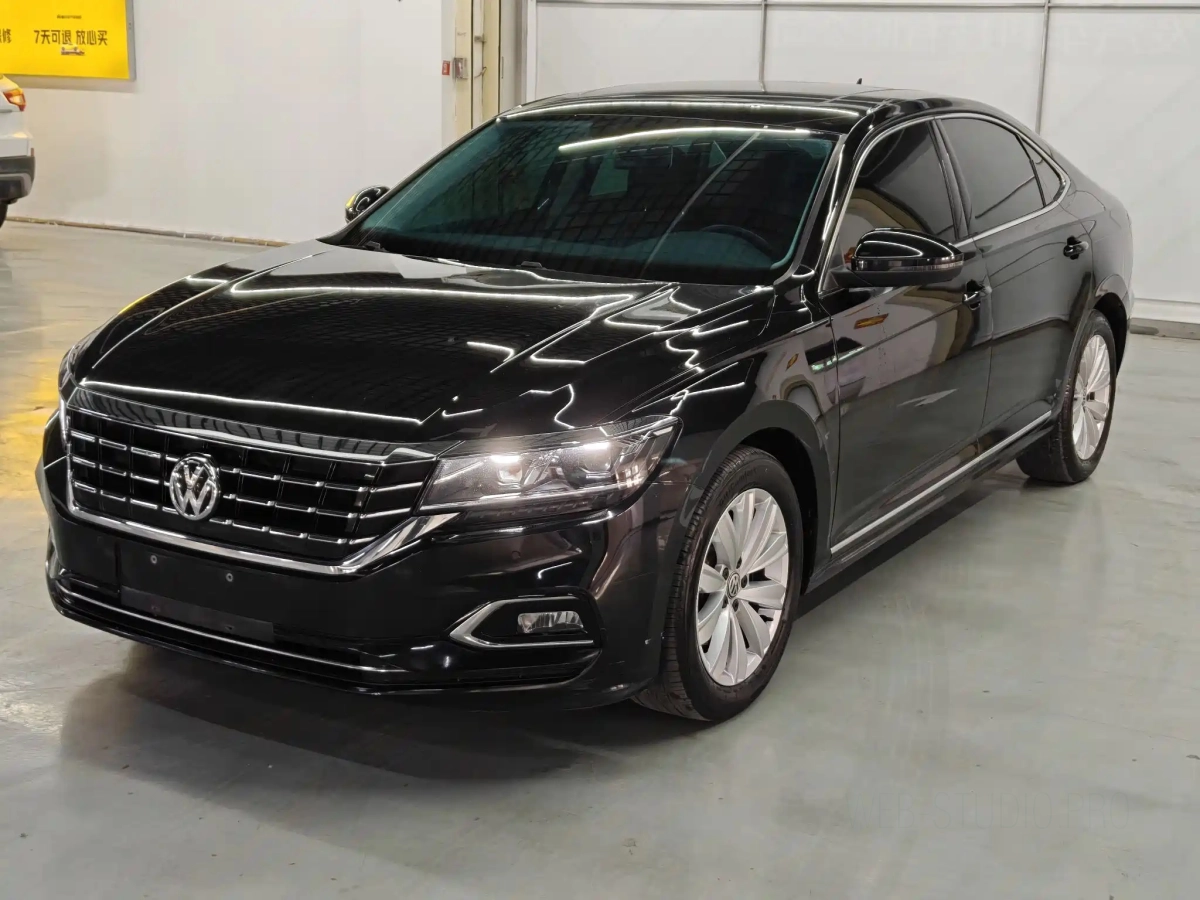 VOLKSWAGEN PASSAT  2019