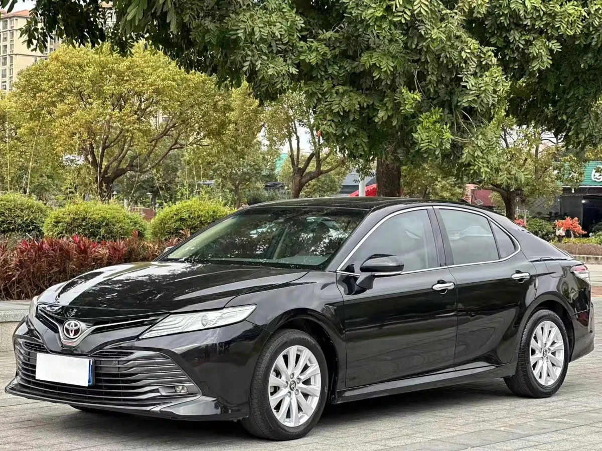 TOYOTA CAMRY