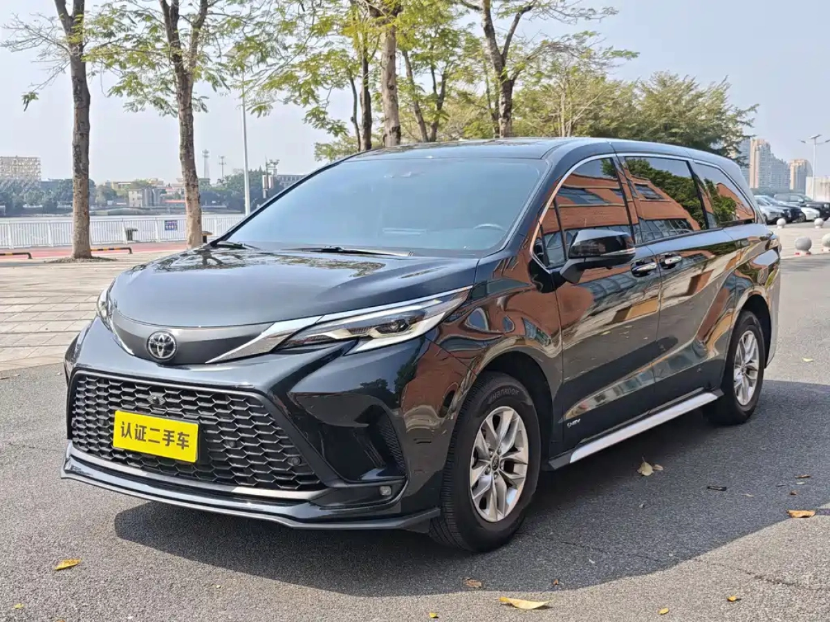 TOYOTA SIENNA