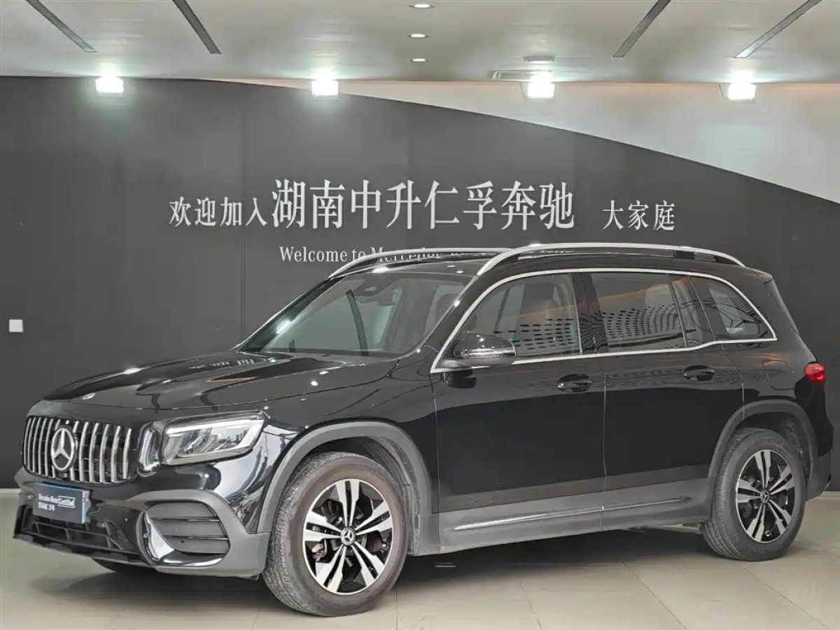 MERCEDES-BENZ GLB  2024