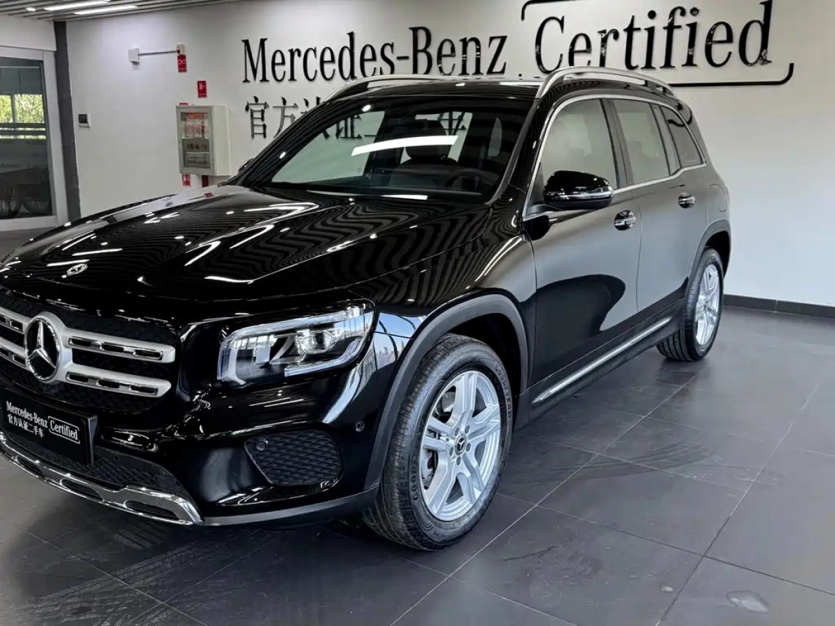 MERCEDES-BENZ GLB