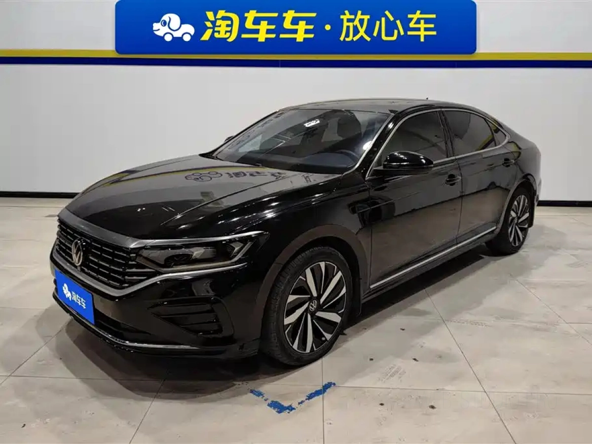 VOLKSWAGEN PASSAT  2022