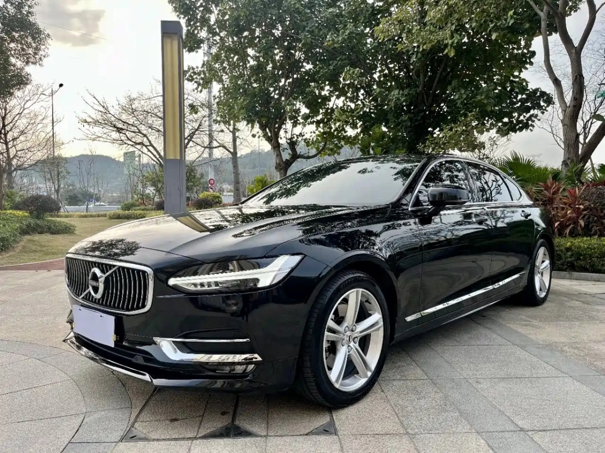 VOLVO S60  2019