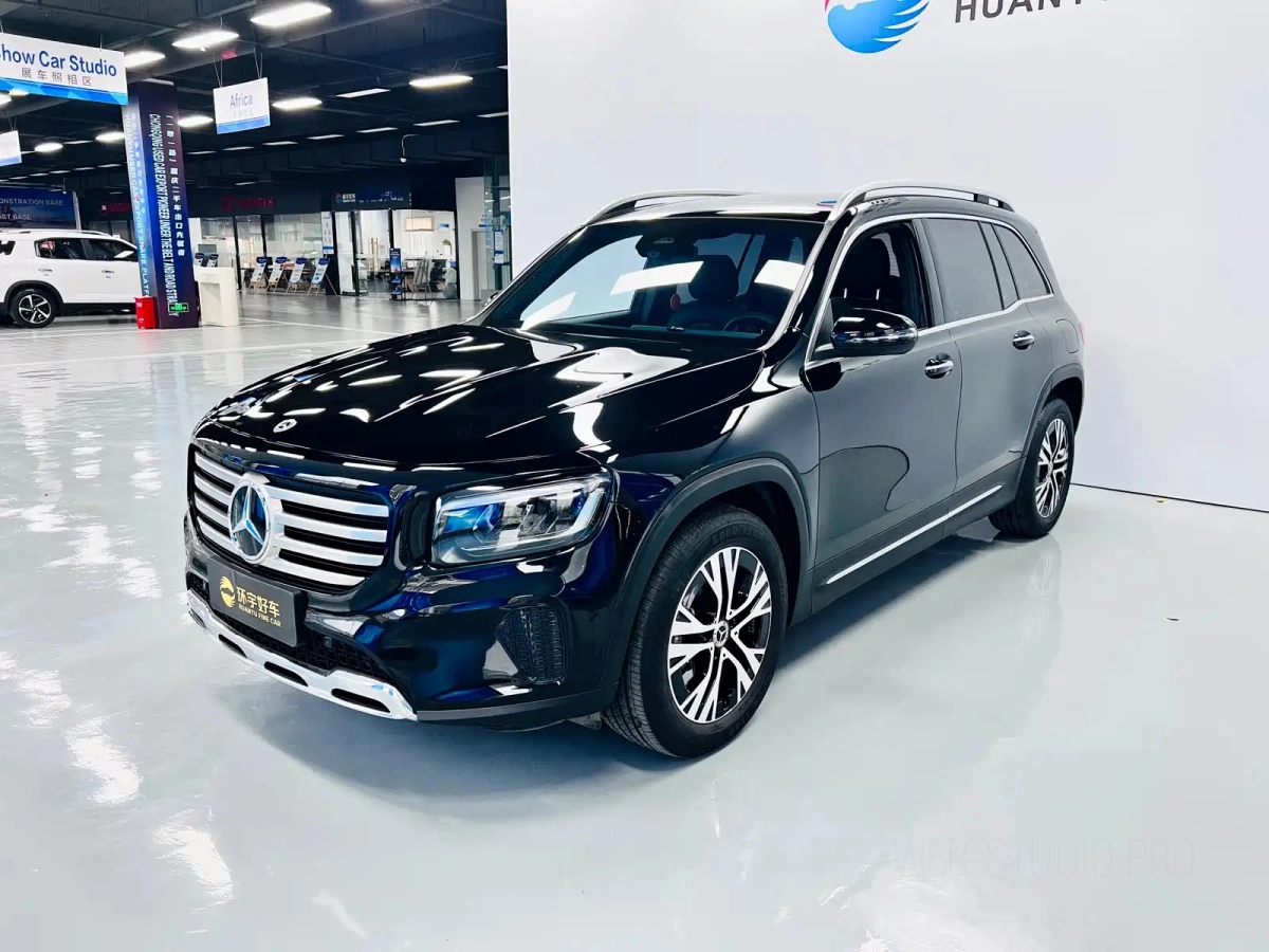 MERCEDES-BENZ GLB  2024