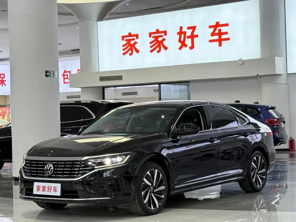 VOLKSWAGEN PASSAT  2022