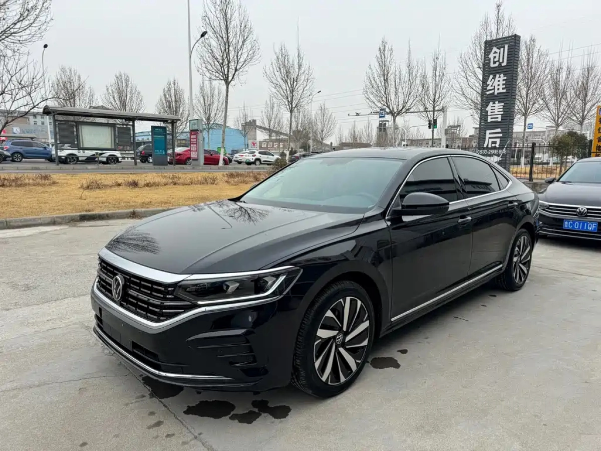 VOLKSWAGEN PASSAT  2022