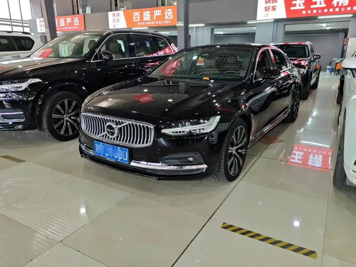 VOLVO S90