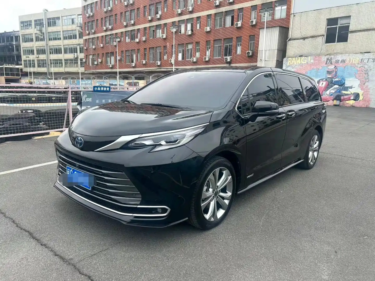 TOYOTA SIENNA