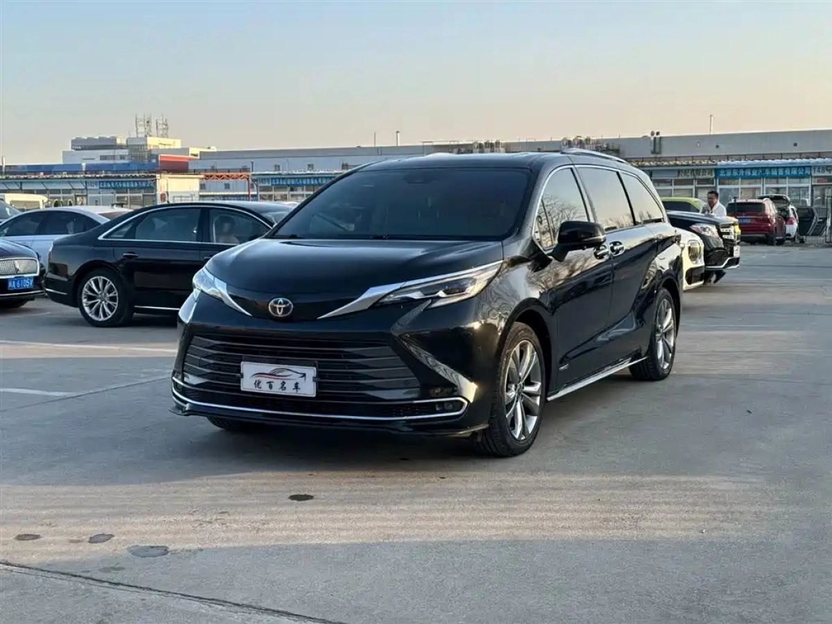 TOYOTA SIENNA  2023