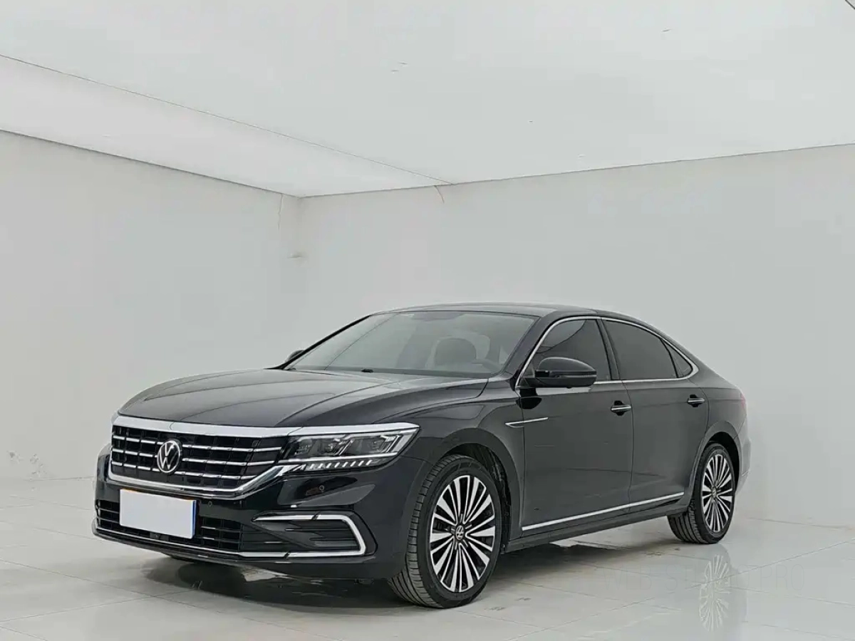 VOLKSWAGEN PASSAT  2021