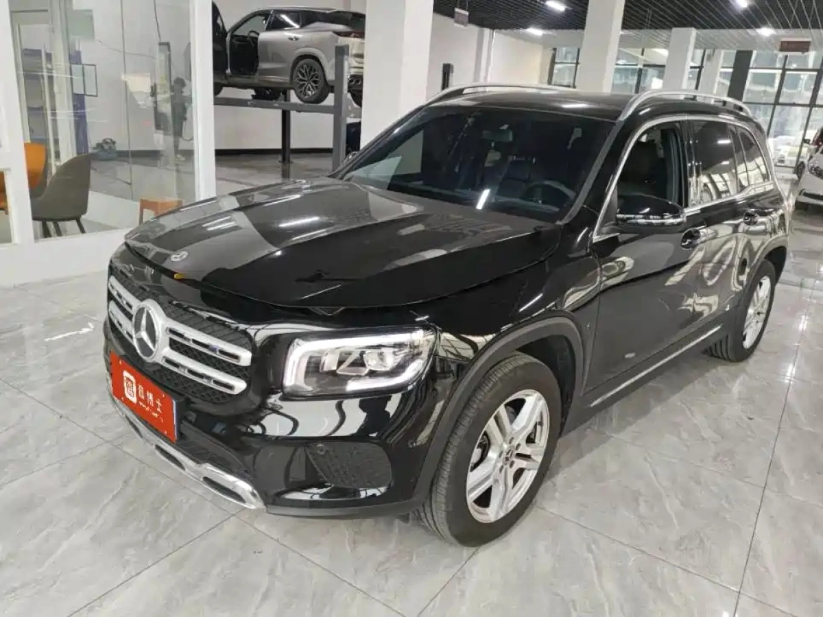 MERCEDES-BENZ GLB