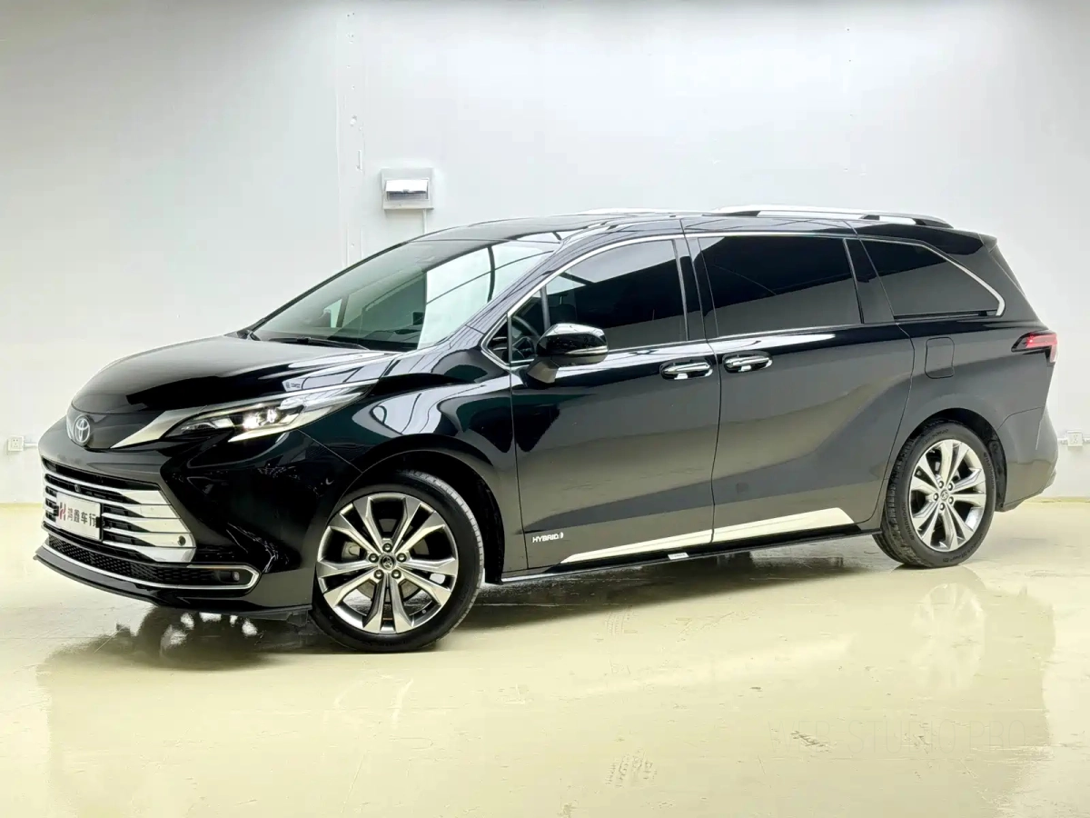 TOYOTA SIENNA  2024
