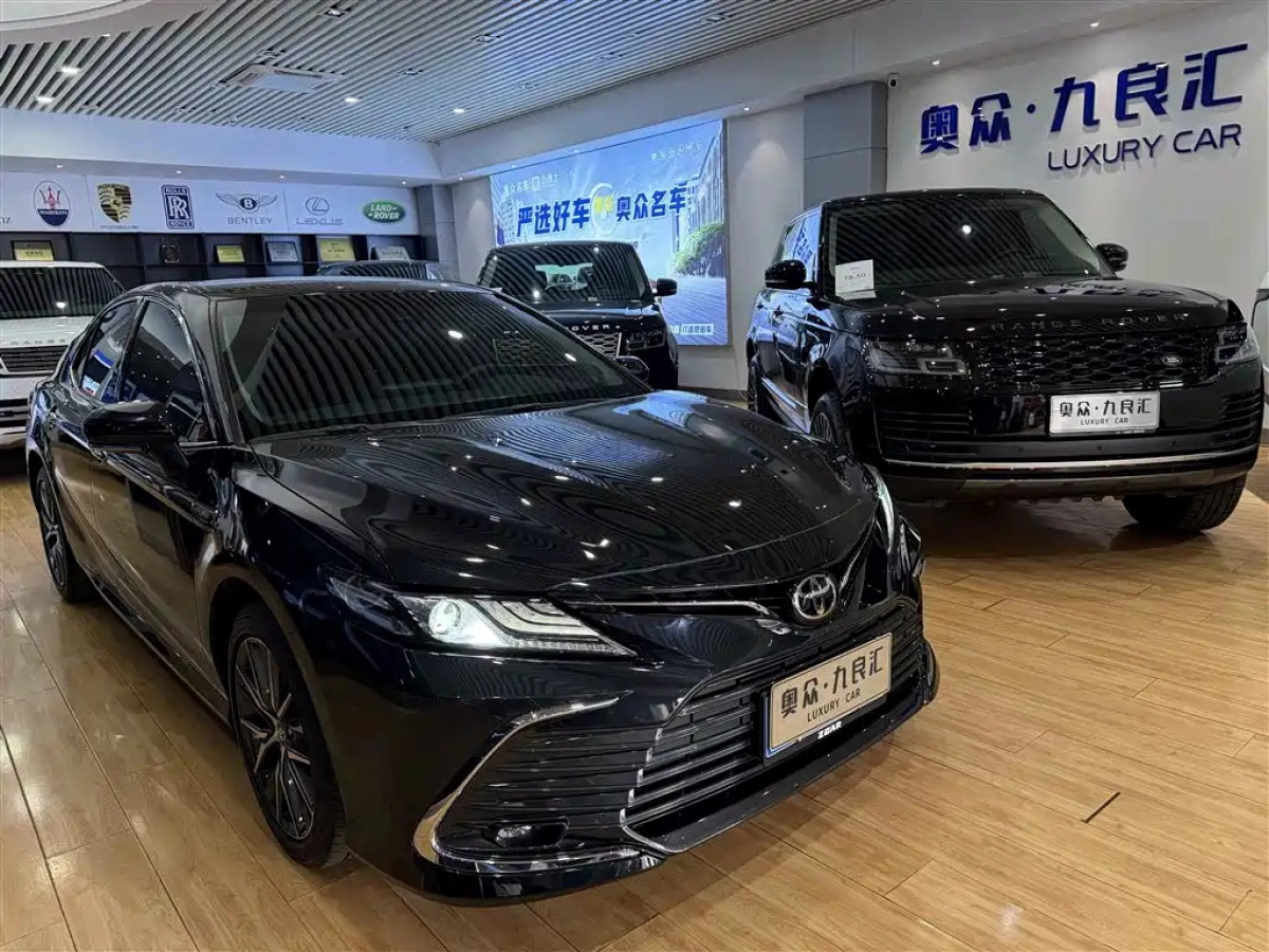 TOYOTA CAMRY  2024