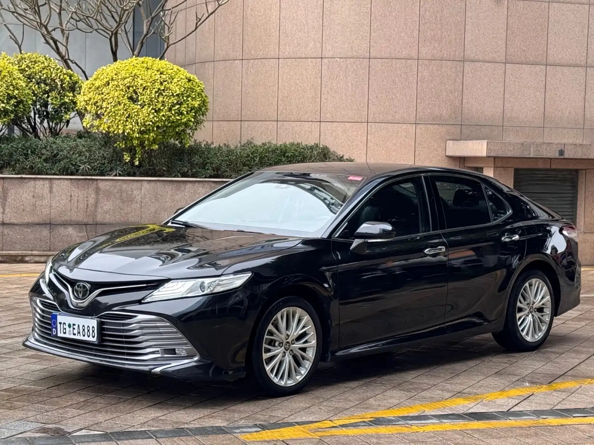 TOYOTA CAMRY  2019