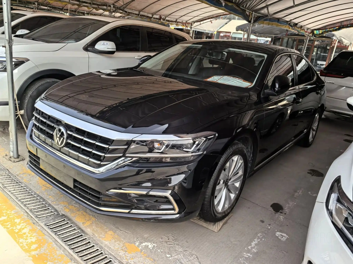 VOLKSWAGEN PASSAT  2021