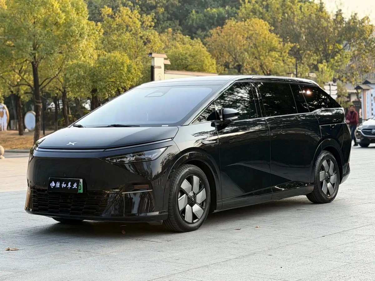 XPENG X9  2024