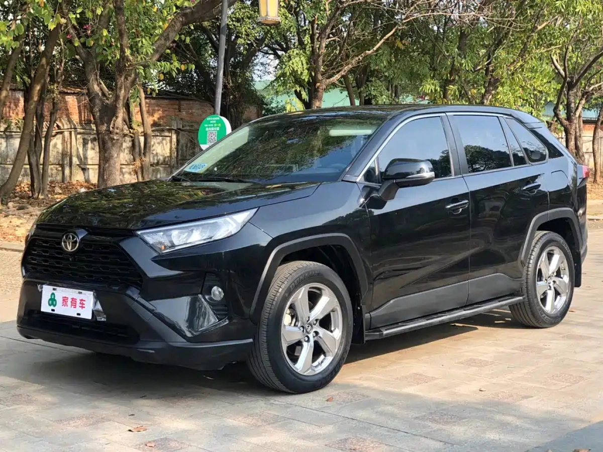 TOYOTA RAV4