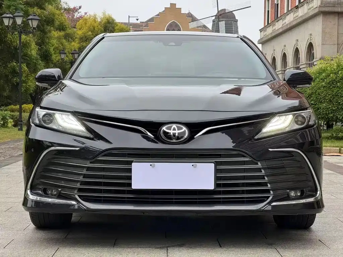 TOYOTA CAMRY