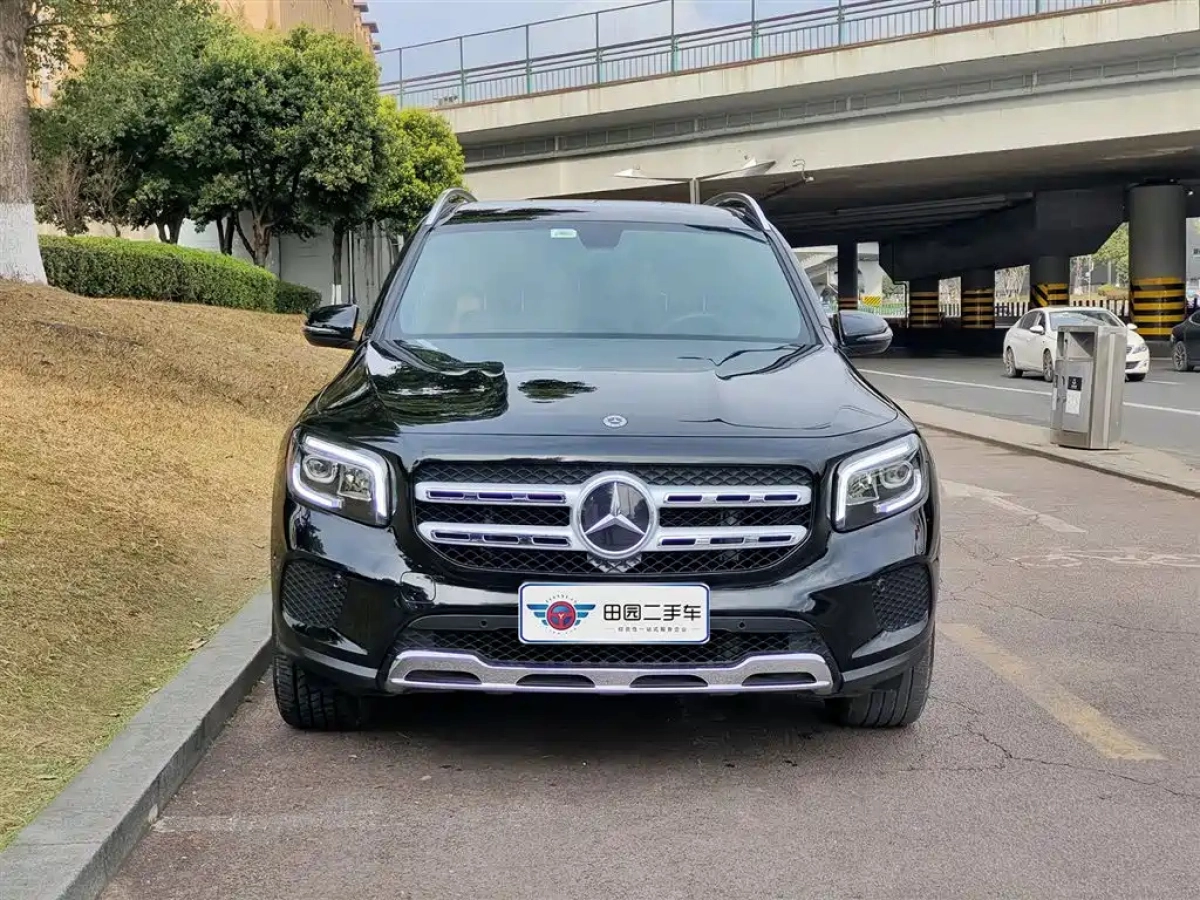 MERCEDES-BENZ GLB