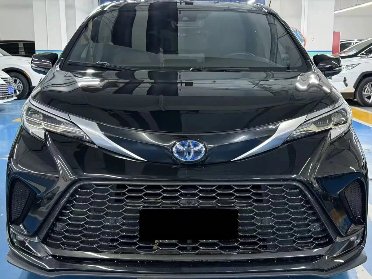 TOYOTA SIENNA