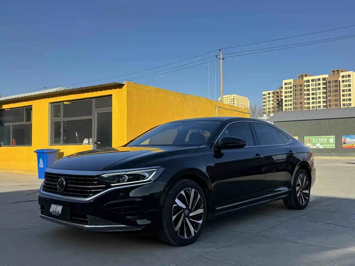 VOLKSWAGEN PASSAT  2023