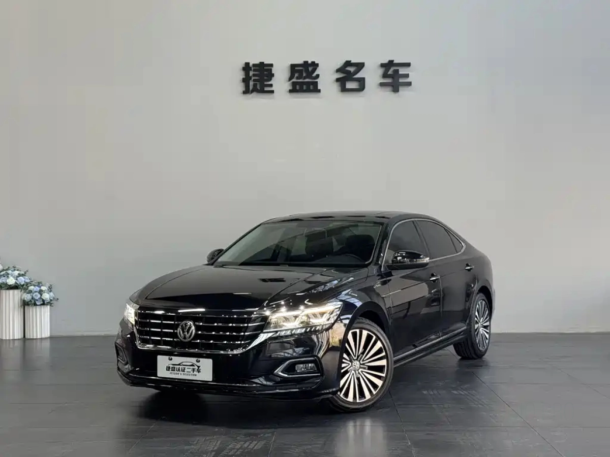 VOLKSWAGEN PASSAT  2019