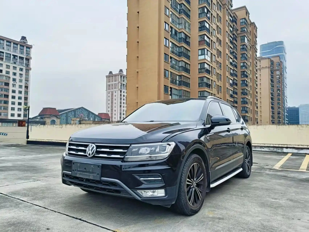 VOLKSWAGEN TIGUAN L  2020