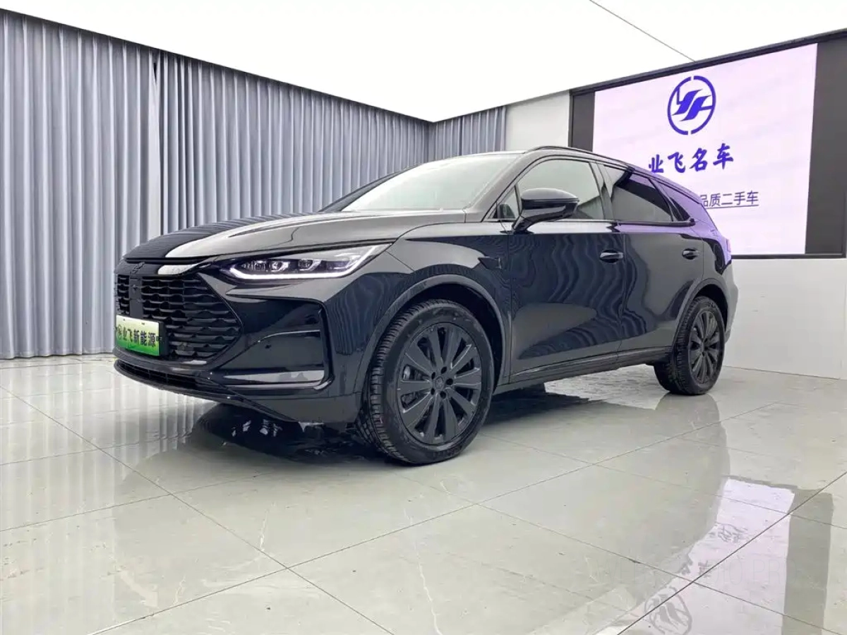 BYD TANG  2025