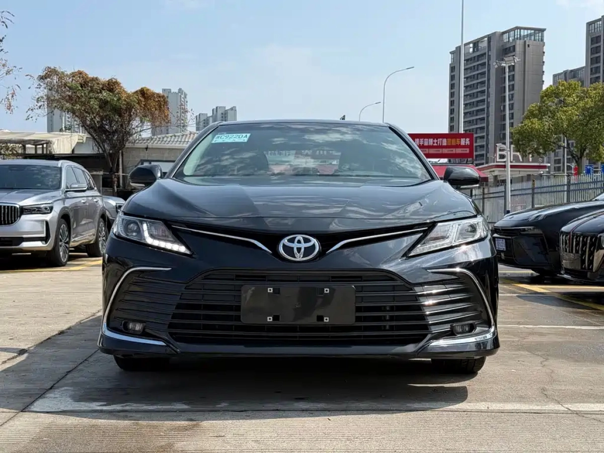 TOYOTA CAMRY