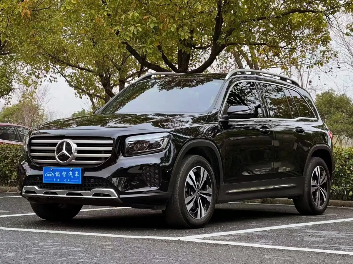 MERCEDES-BENZ GLB  2024