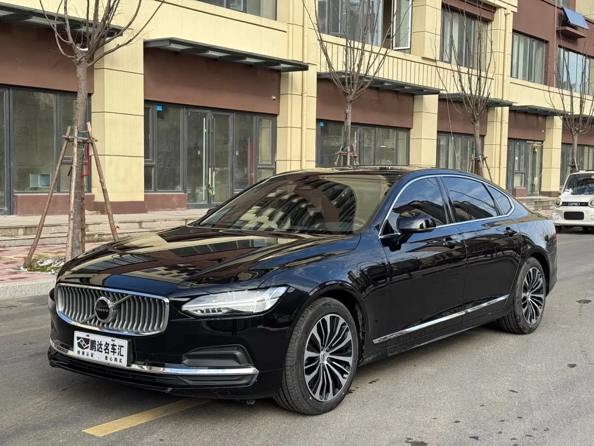 VOLVO S90  2023