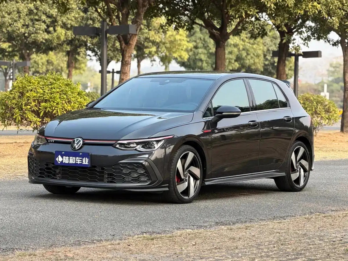 VOLKSWAGEN GOLF GTI  2023