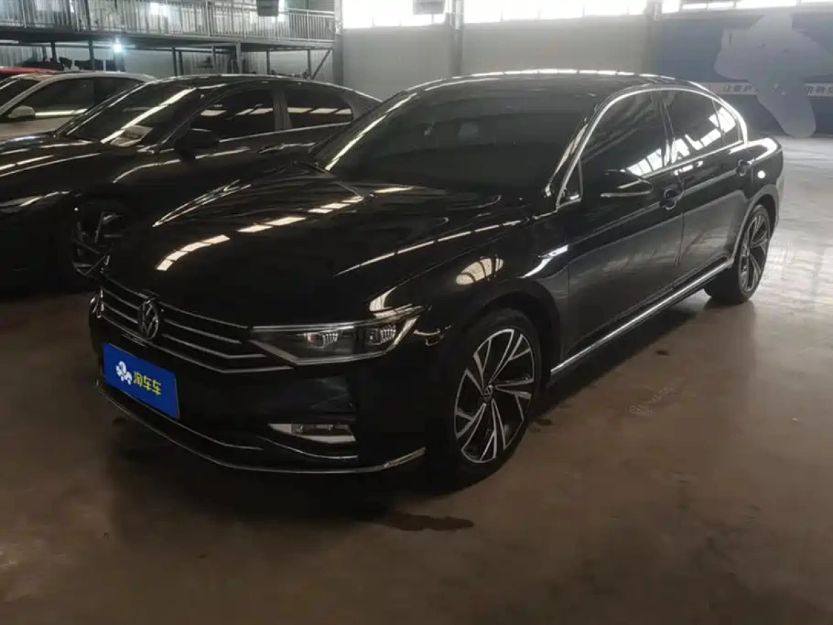 VOLKSWAGEN MAGOTAN  2022