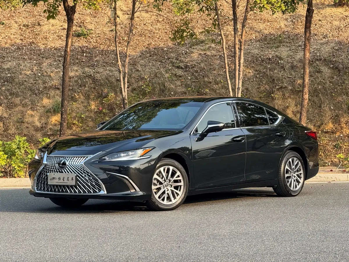 LEXUS ES  2024